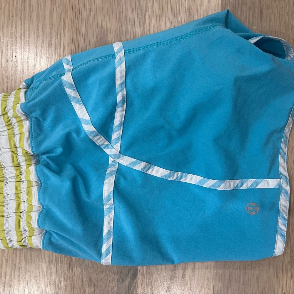 Lululemon shorts size 6